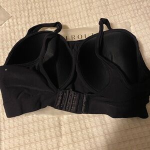 UNDEROUTFIT comfort shaping bra black size 2 XL new with tags